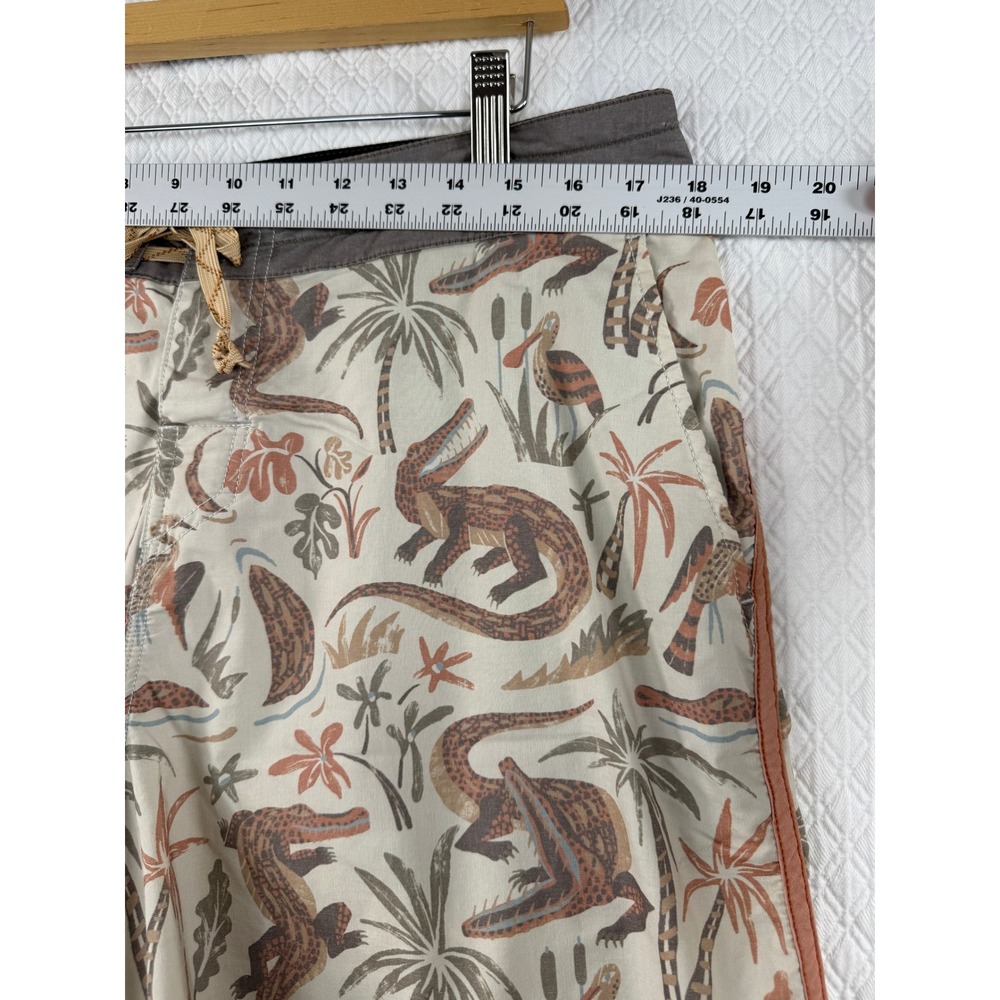 Howler Brothers Mens 35/L Alligator Print Board Shorts Tan Brown Heed The Call - Picture 4 of 6